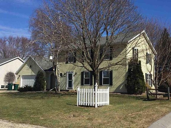 2nd image of 1211 Hiawatha Dr