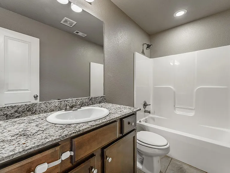 3757 Deerhurst St — Photo 15
