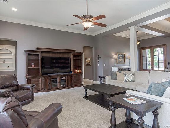 4th image of 427 Hidden Oaks Cir