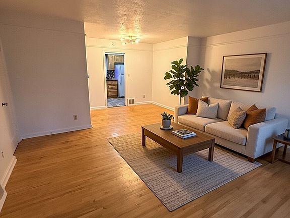 2nd image of 3413 E Evergreen Blvd