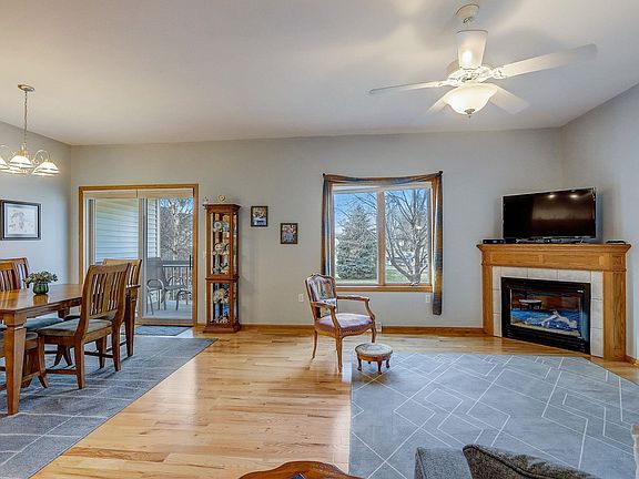 4th image of 5012 Black Walnut Dr