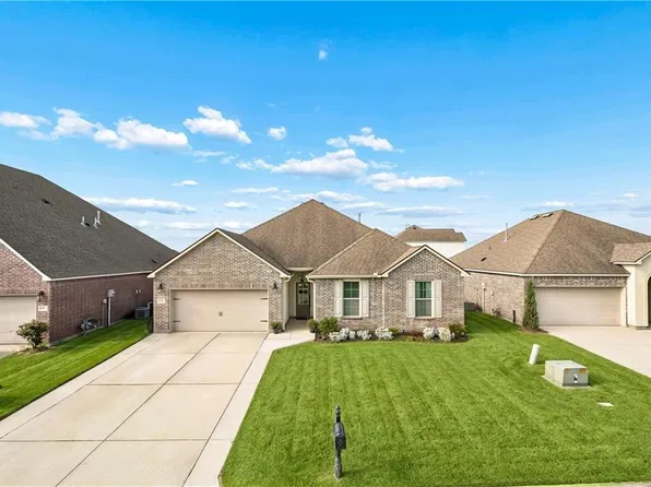 664 Lakeshore Village Dr, Slidell, LA 70461