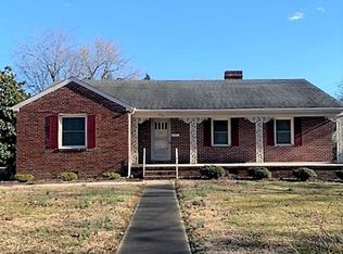 605 Peachtree St, Emporia, VA 23847