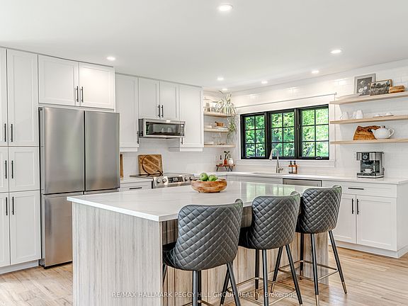 3rd image of 2764 Fairgrounds Rd