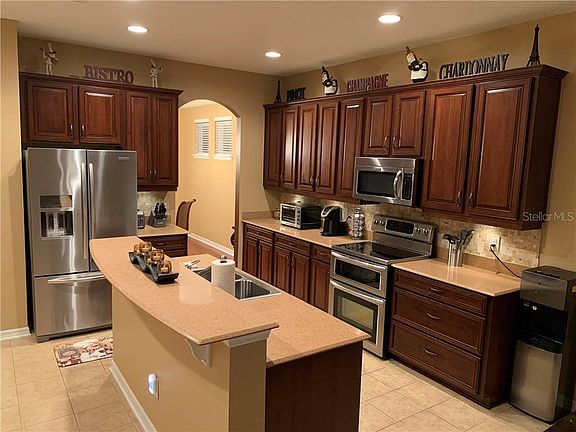 5th image of 6984 Smithshire Ln
