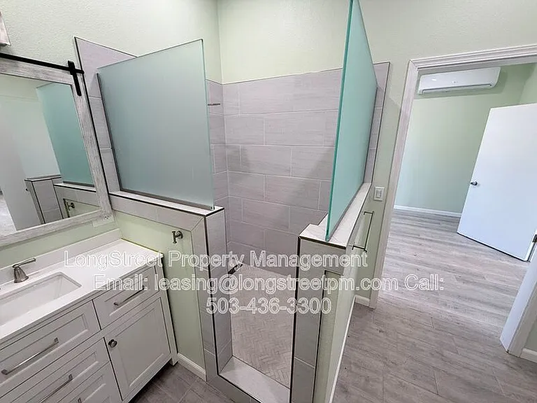 758 Browning Ave S #B — Photo 13