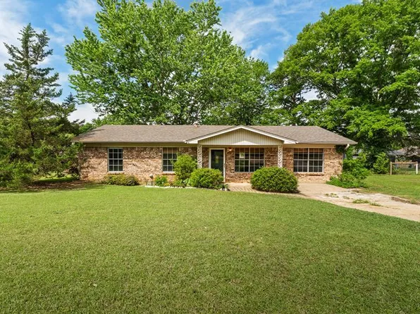 16 Sheri Ln, Texarkana, TX 75503