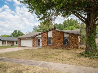 1100 W Knoxville St, Broken Arrow, OK 74012
