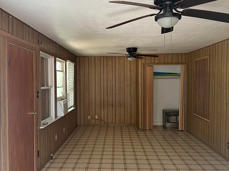 3423 W Houston St — Photo 8