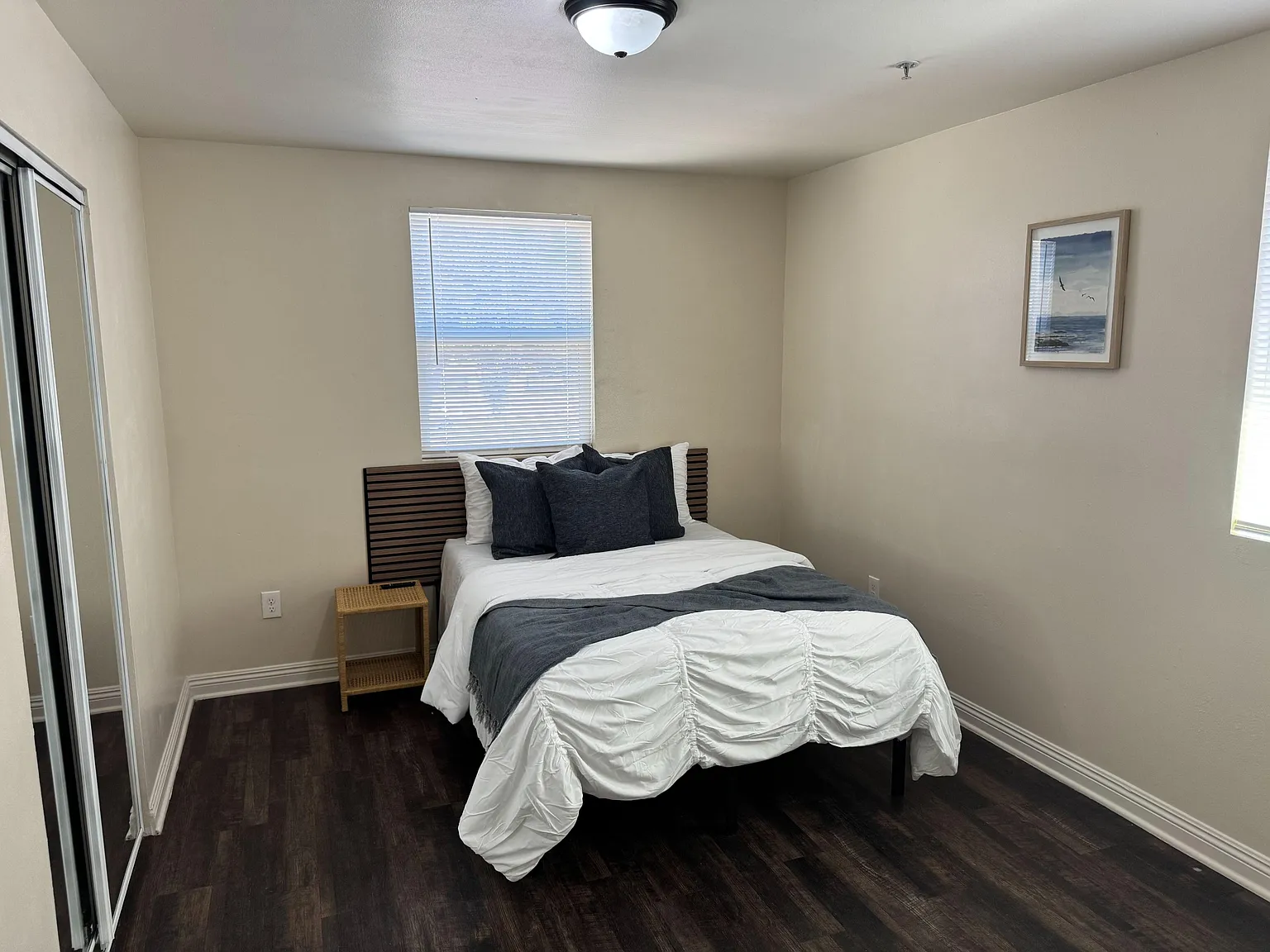 4 bed, 3.0 bath, 1600 sqft, $1,421 — Photo 4