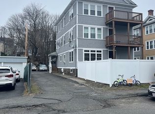 41 Hooper St, Worcester, MA 01605