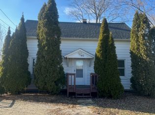 410 Ivanhoe Rd, Grayslake, IL