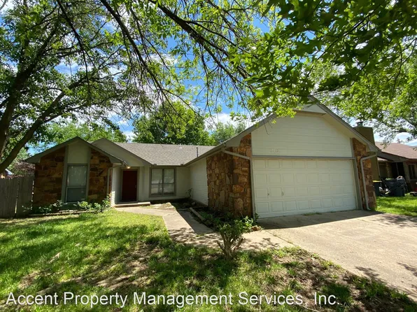 17715 S Tacoma St W, Mounds, OK 74047