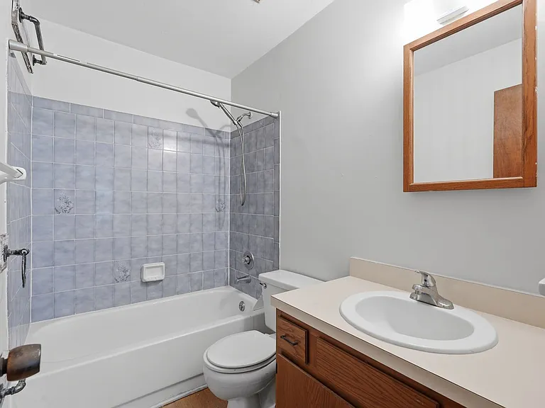 2300 SW 43rd St #C3 — Photo 14