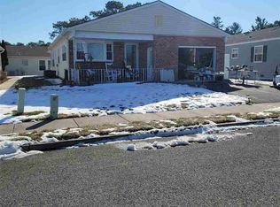 61 Woodstock Dr, Toms River, NJ 08757