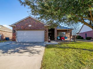729 W Bend Blvd, Burleson, TX 76028
