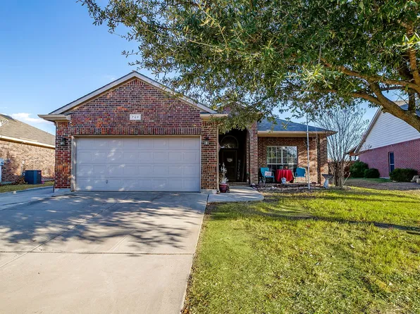 729 W Bend Blvd, Burleson, TX 76028