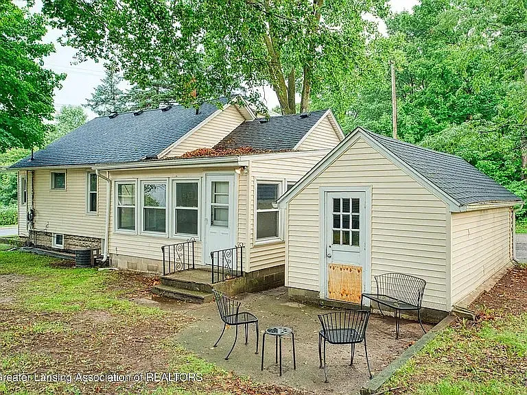 4 bed, 1726 sqft, $3,600 — Photo 2