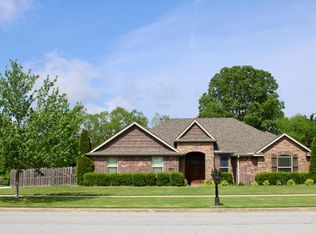 2981 N Raven Ln, Fayetteville, AR 72704