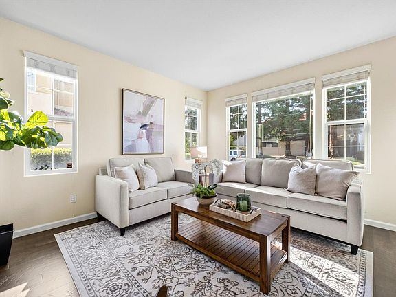 5th image of 137 Summerfield Drive