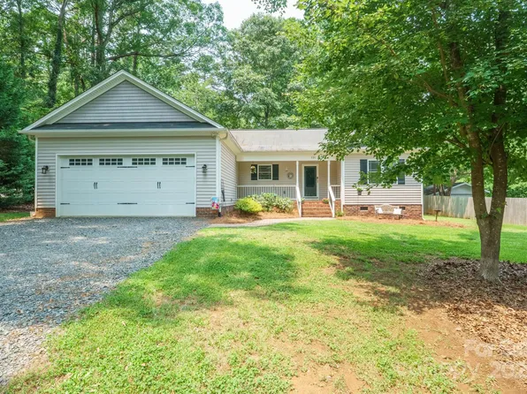 121 Jefferson Dr, Locust, NC 28097