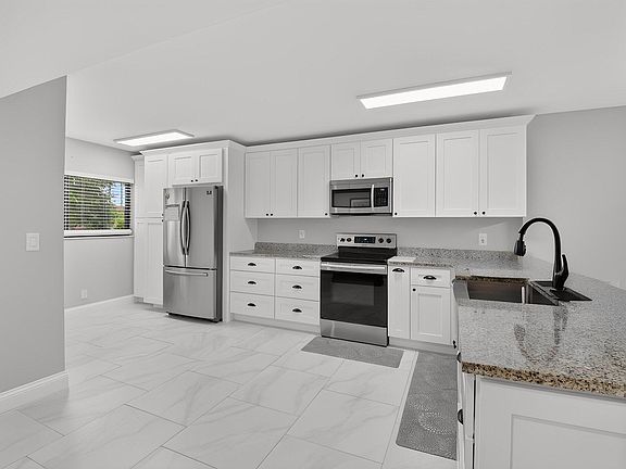 4th image of 15075 Witney Road #213