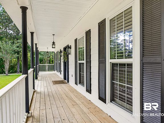 3rd image of 3875 Patricia Dr