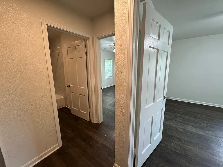 1410 E Barton Ave — Photo 10