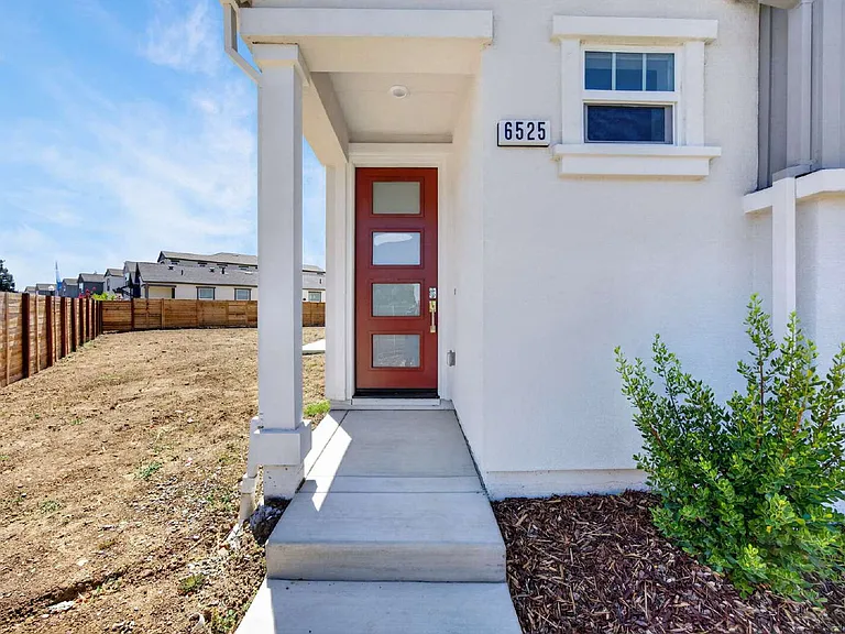6525 Jacinto Ave — Photo 3