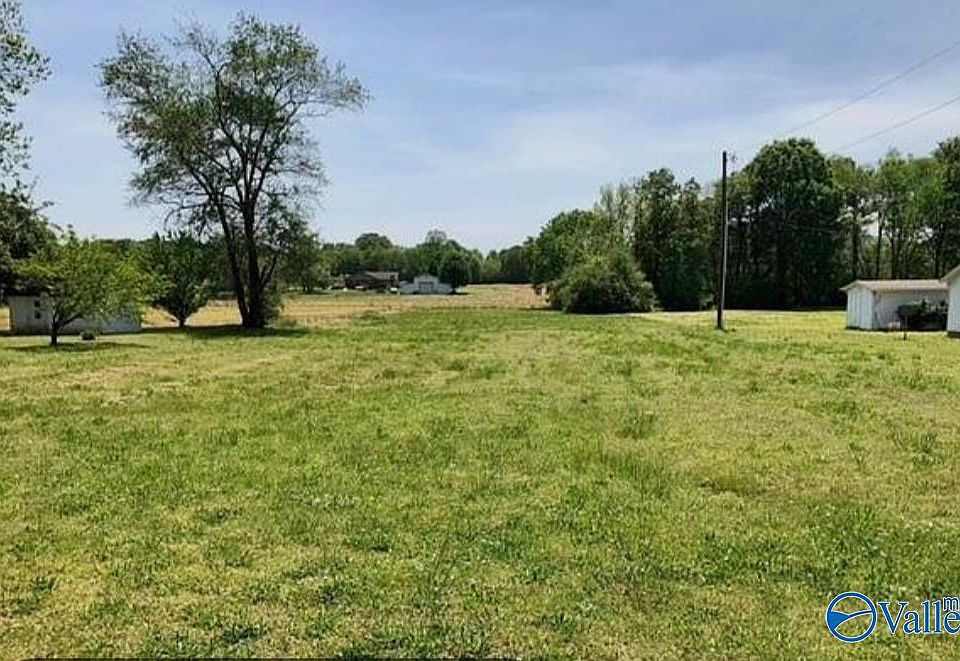 1st image of 828 Ryland Pike NE