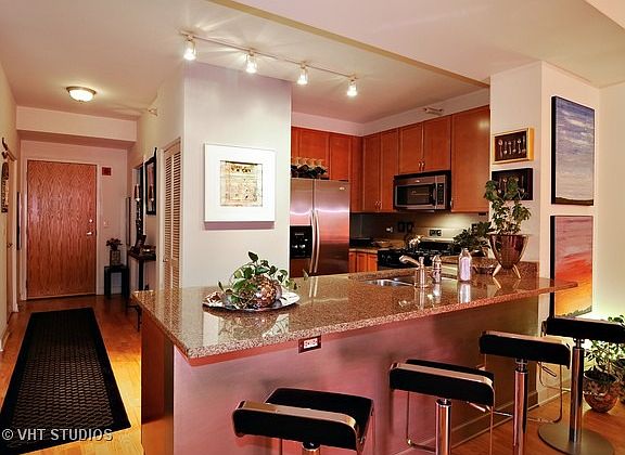 3rd image of 451 W Huron St #509