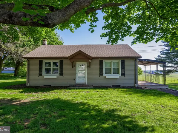 1141 E Newport Rd, Lititz, PA 17543