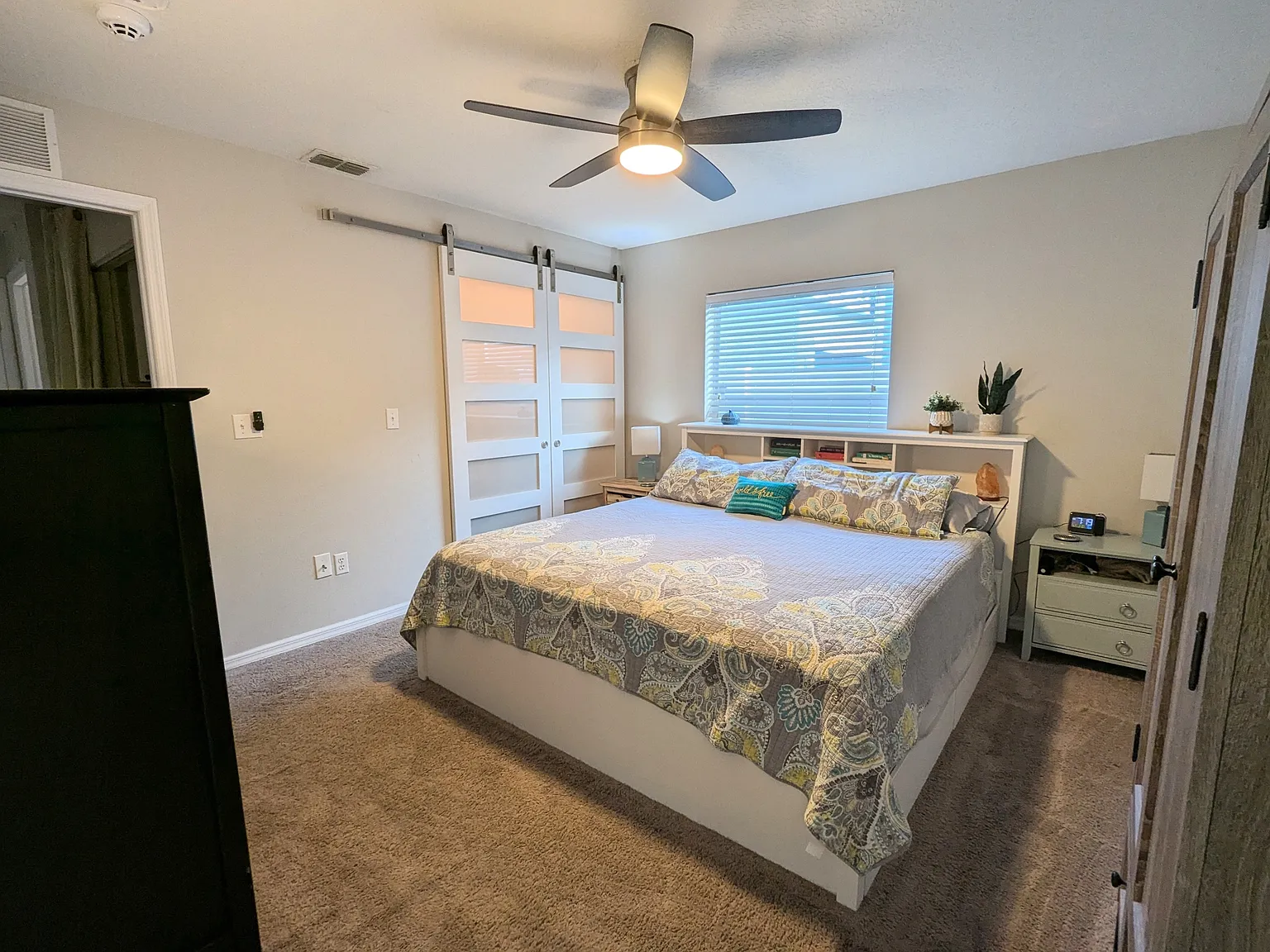 3 bed, 1200 sqft, $3,525 — Photo 4