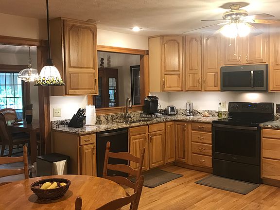 3rd image of 831 Waldsmith Way