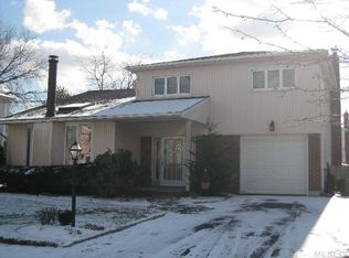 2400 Prince St, Bellmore, NY 11710