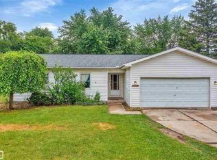 21090 Elroy Ave, Warren, MI