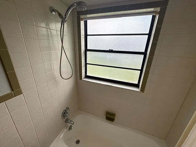 8215 W Cecil Ln — Photo 13
