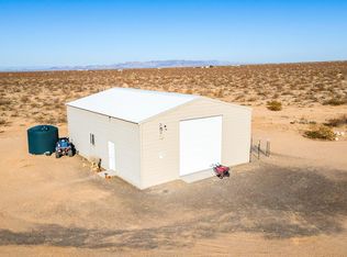 19325 S Dale Evans Rd, Yucca, AZ 86438