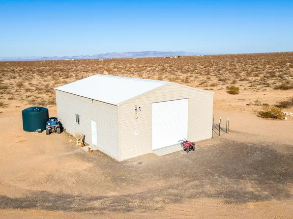 19325 S Dale Evans Rd, Yucca, AZ 86438