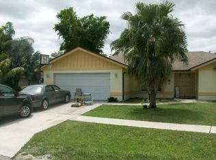 1147 Barnstaple Cir, Wellington, FL 33414