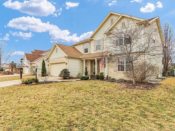 3rd image of 2109 Emerald Dr