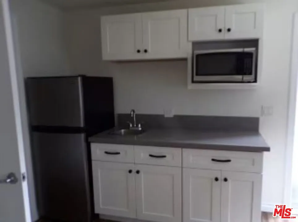 Studio, 1.0 bath, $1,299 — Photo 2