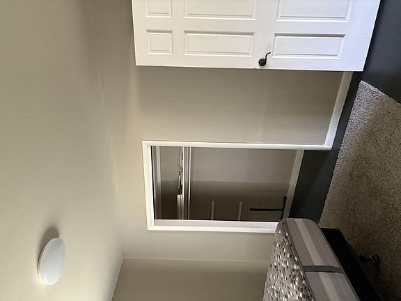 5th image of 617 E Ashland St
