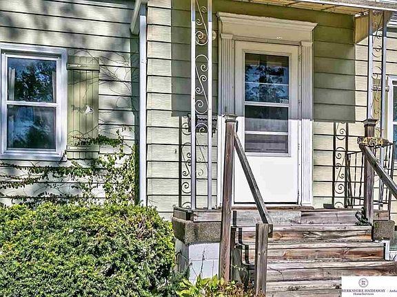 2nd image of 4734 Burdette St