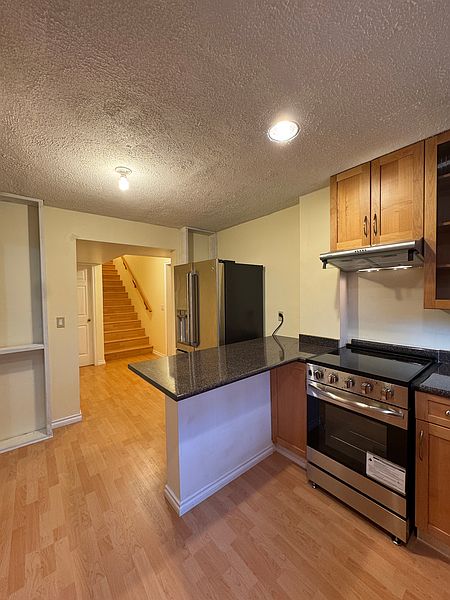 Coquitlam House for rent - 2 Bedrooms — photo 7