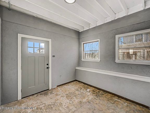 4th image of 1115 Richmont St
