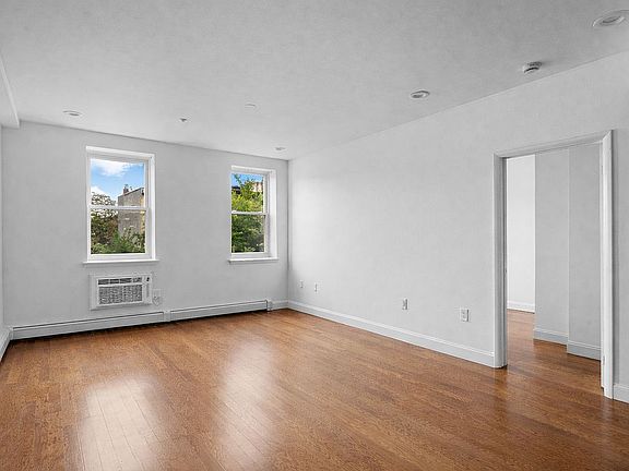 5th image of 11 Irving Pl APT 3R