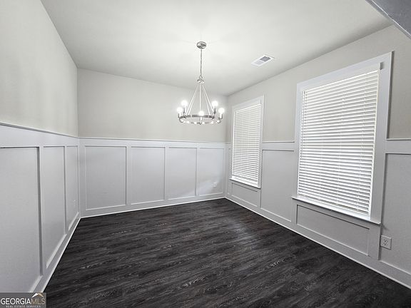 3rd image of 112 Tuxedo Rd