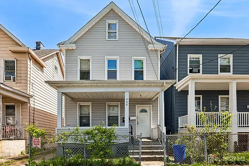 660 Charles St #2 Photo 1
