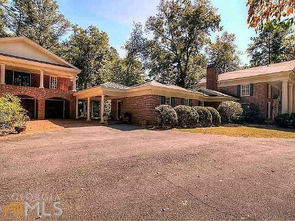 2nd image of 848 Greymont Cir